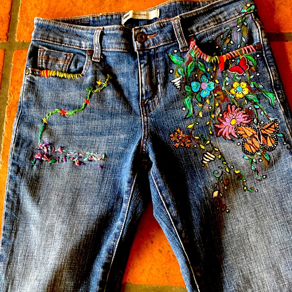 Levi’s Mid Rise 6 Upcycled Floral